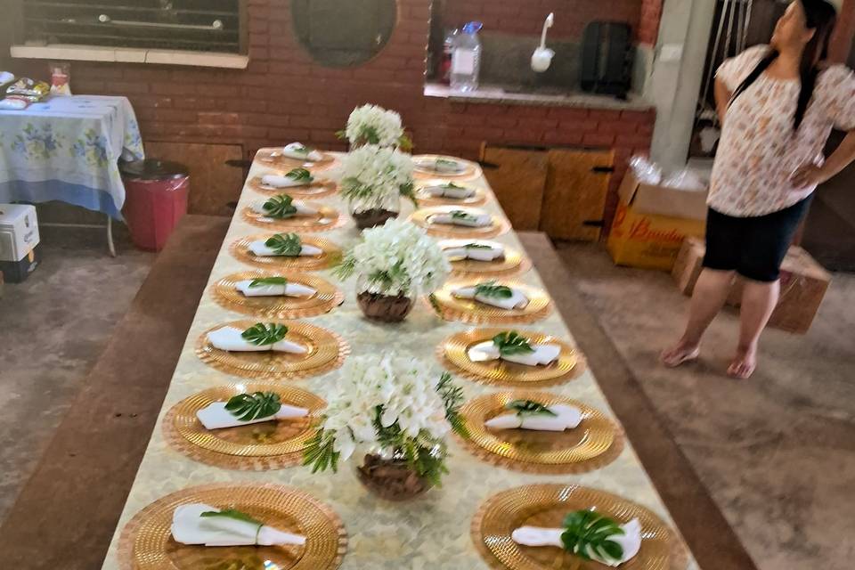 Mesa comutaria convidados