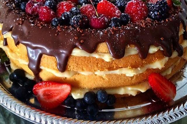 Naked cake com chocolate