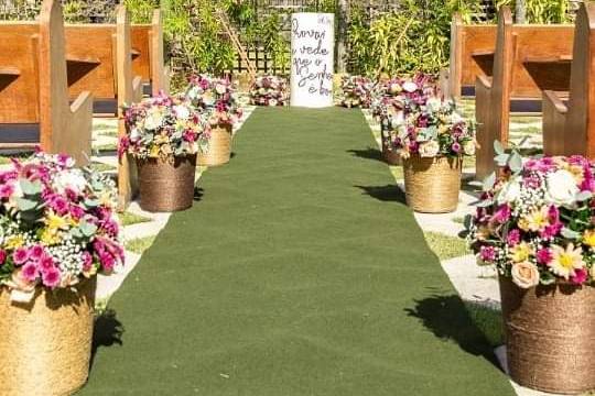 Caminho de noiva com flores