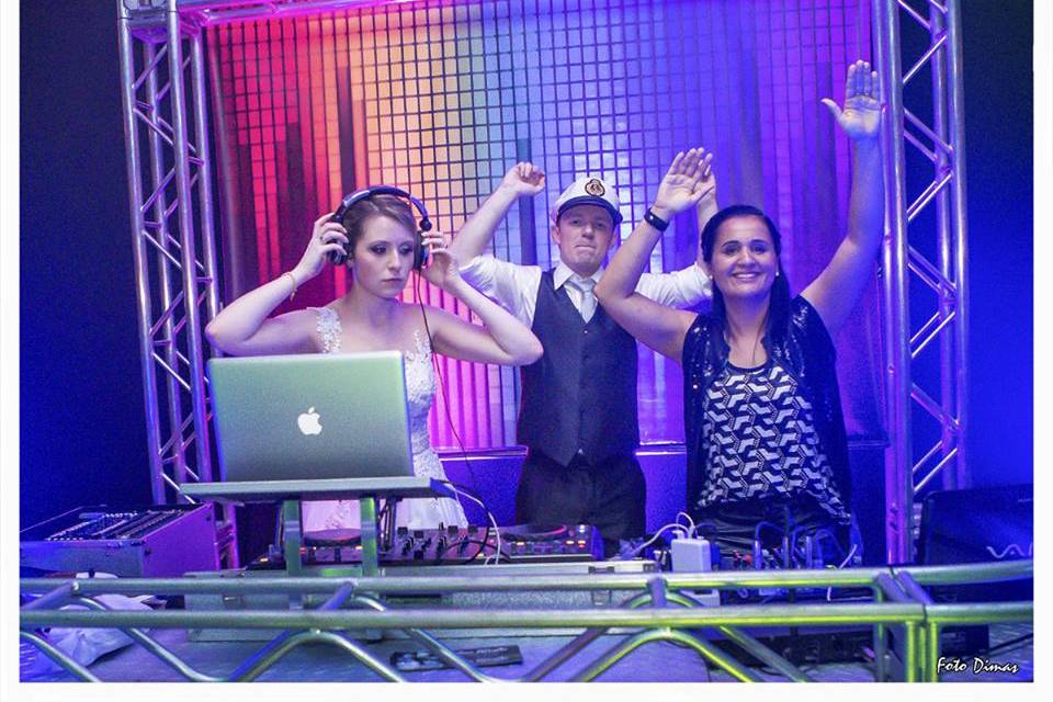 DJ Juliene Carvalho