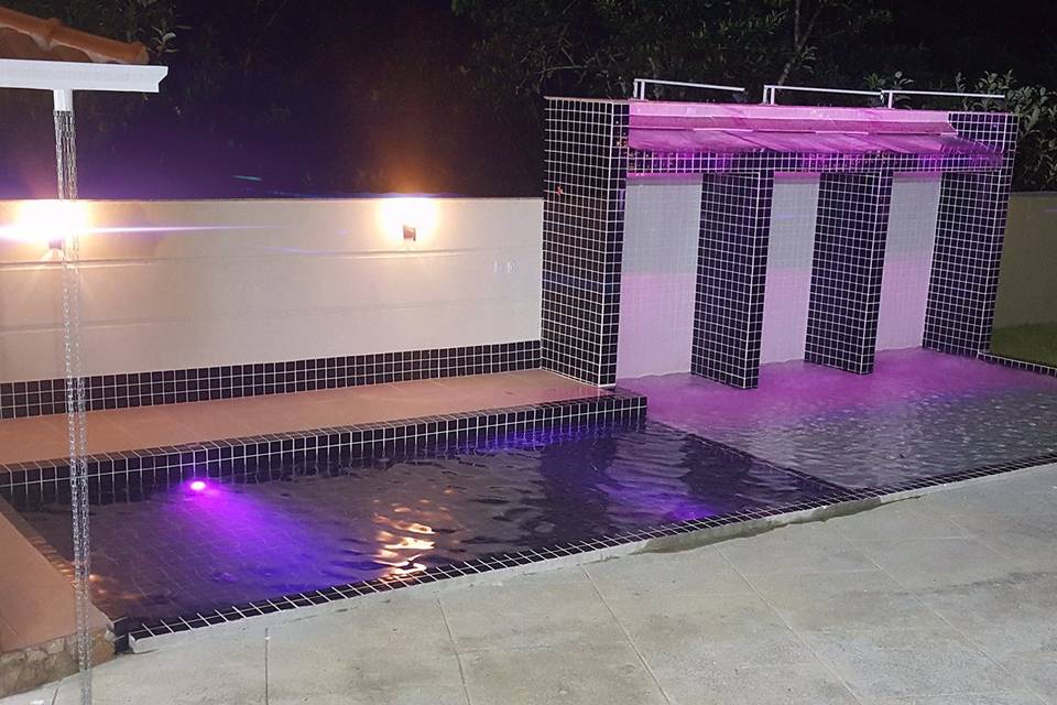 Piscina com Cascata