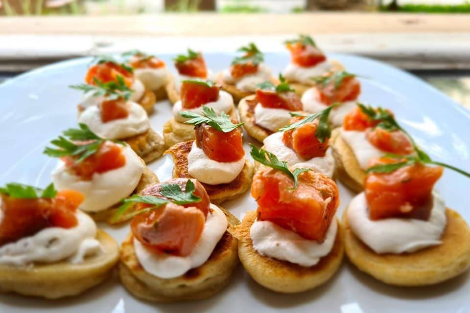 Blinis de salmão com s0ur cream