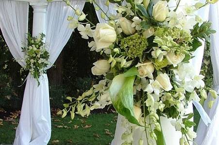 Decoração com flores no Gazebo