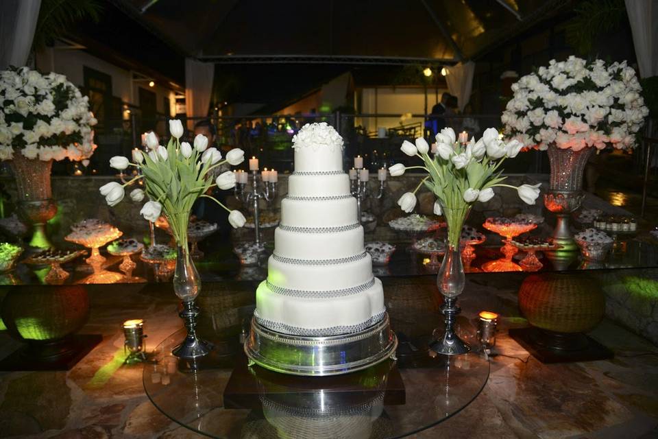 Mesa de bolo e doces bodas