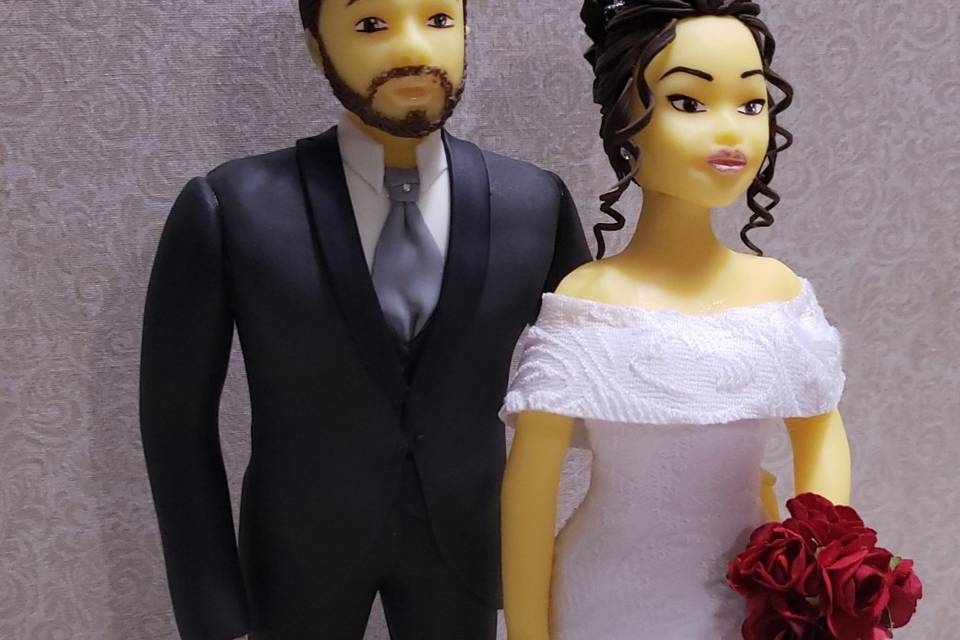 Casal com Cesta de Frutas
