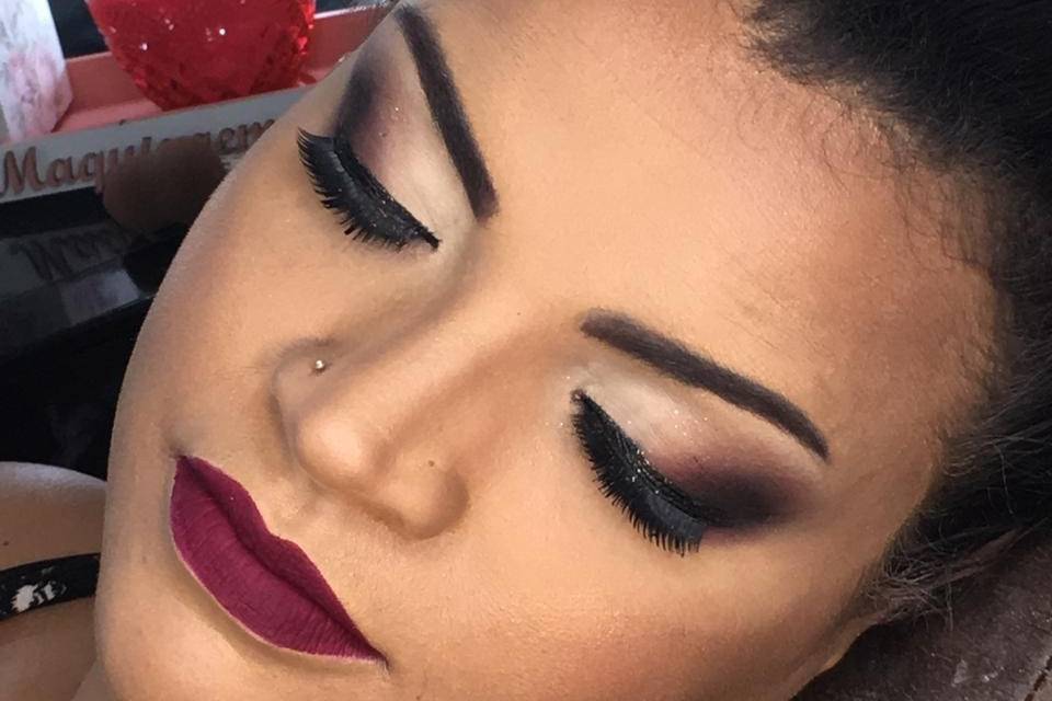 Penteado e Maquiagem de festa
