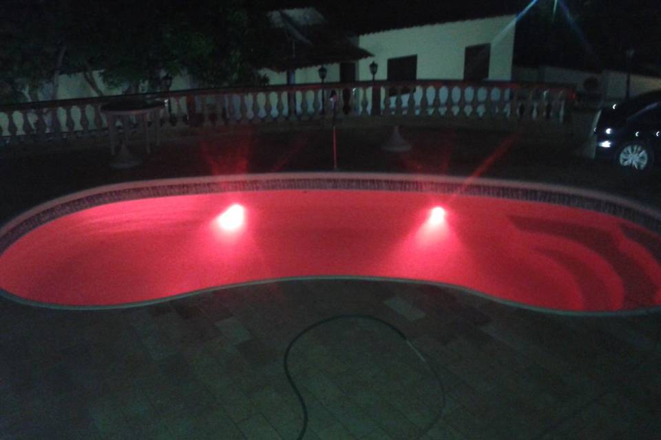 Piscina Luz  Vermelha