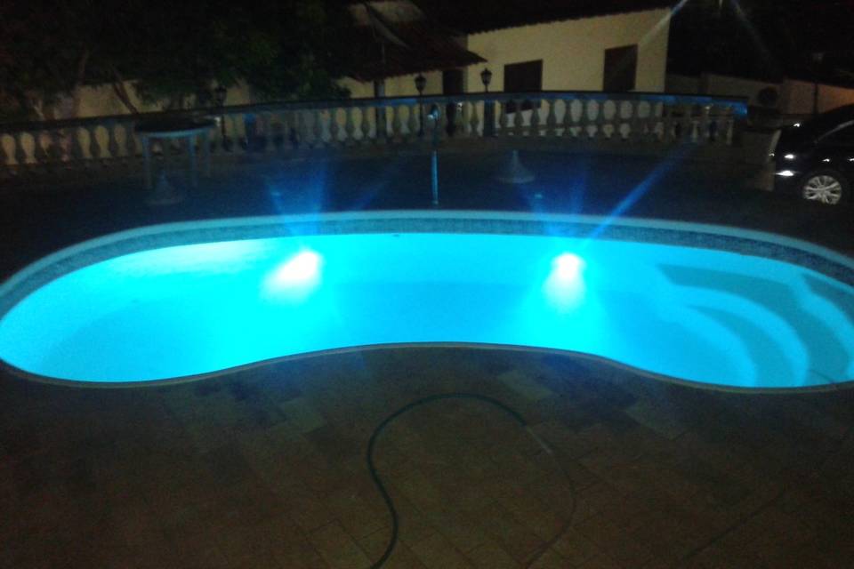 Piscina Luz  Azul Turquesa