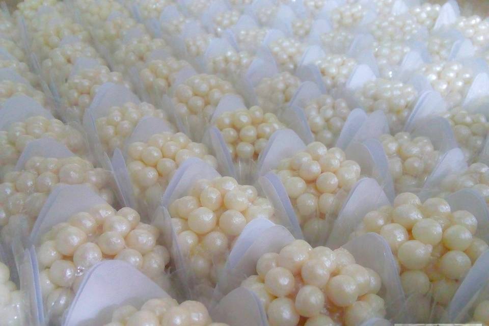 Balls perolados de beijinho