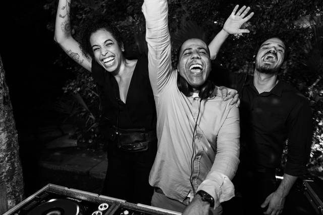 DJ com convidados