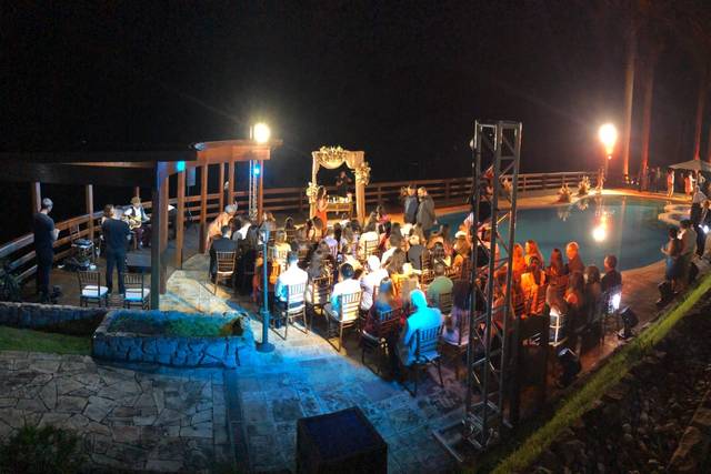 Palco, som e iluminacao