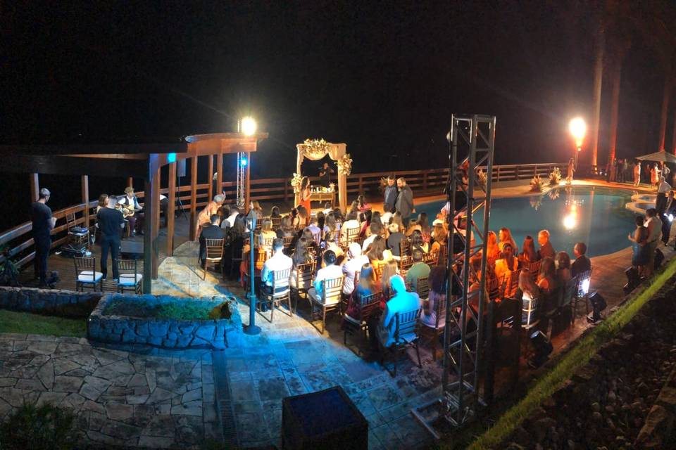 Palco, som e iluminacao