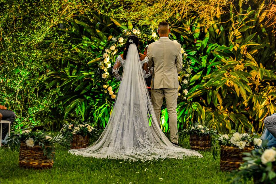 Casamento Branco e Verde Oliva