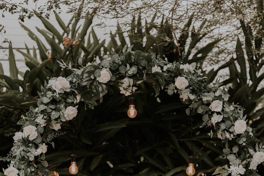 Casamento Branco e Verde Oliva