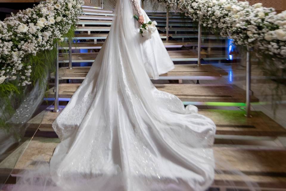 Escada com flores naturais