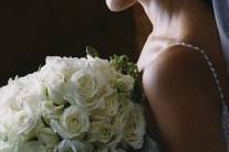 Buquê com rosas brancas