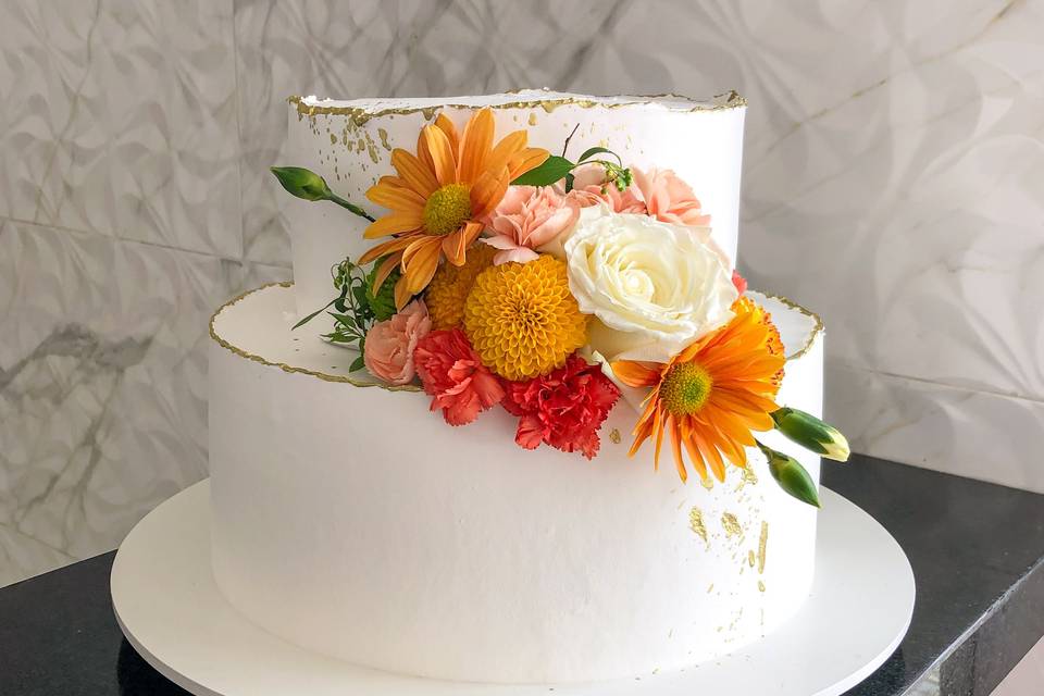 Bolo de casamento floral fresh