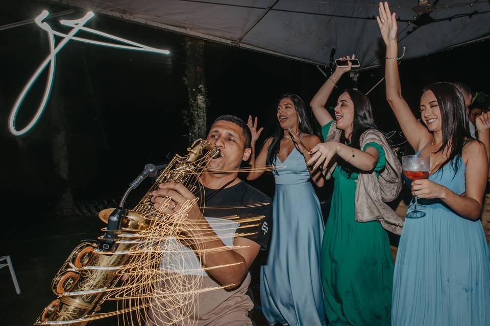 Eliaquin Petrus SAX DJ