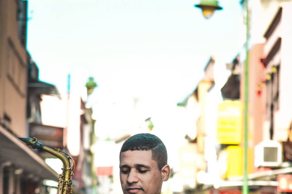 Eliaquin Petrus SAX DJ