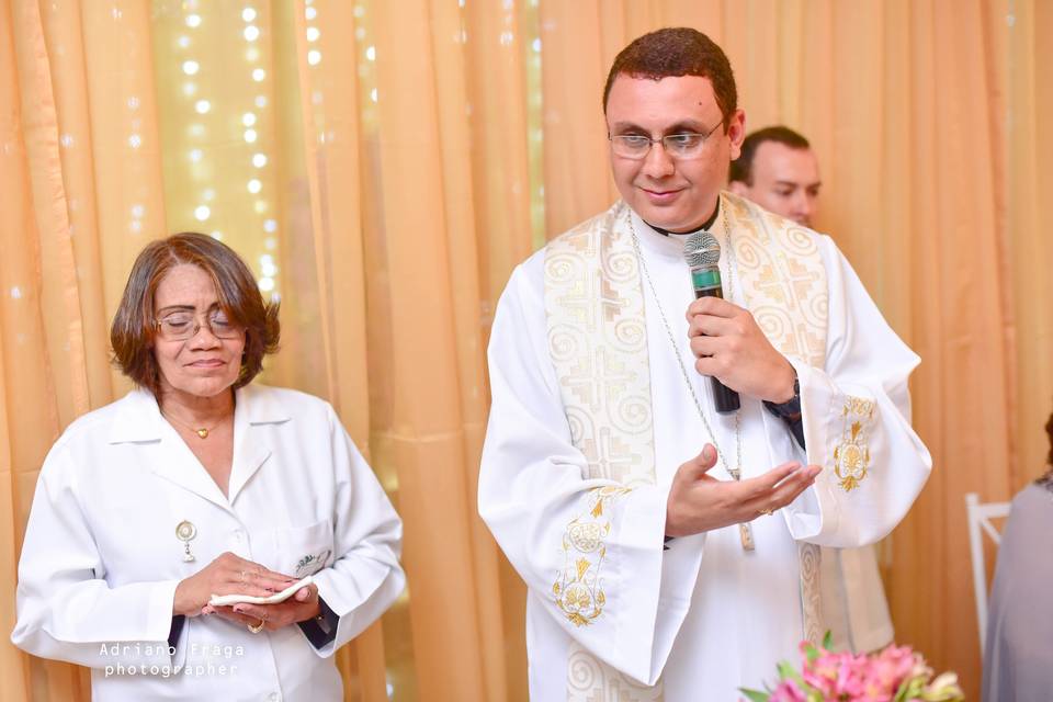Padre Gabriel Celebrante de Casamentos - Consulte disponibilidade e preços