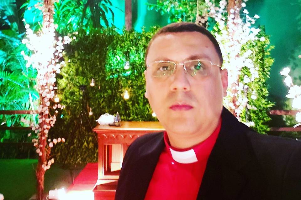 Padre Gabriel Celebrante