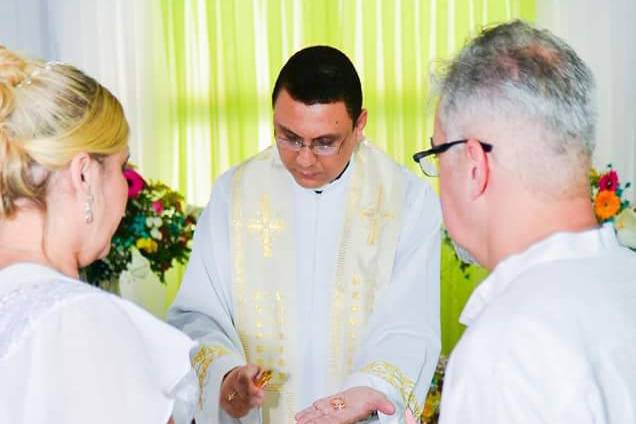 Padre Gabriel Celebrante