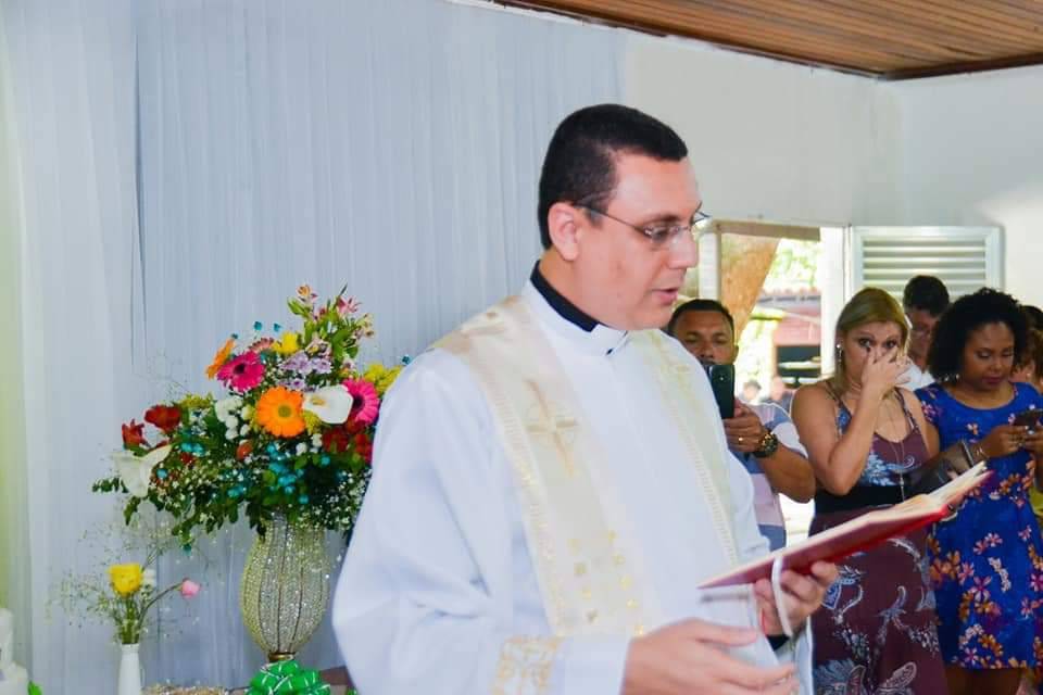 Padre Gabriel Celebrante