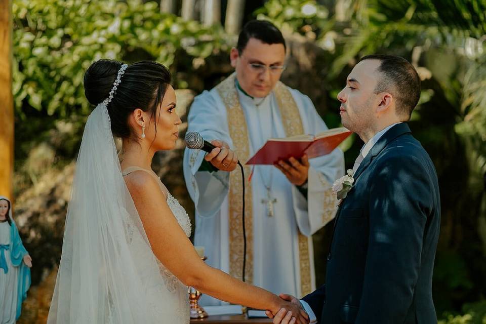 Padre Gabriel Celebrante