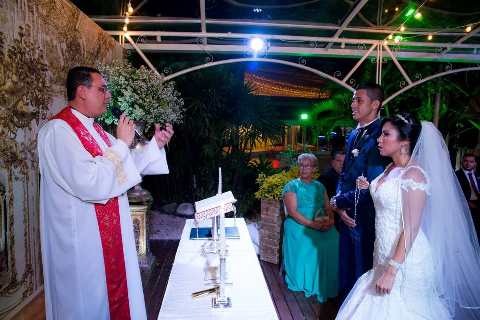 Padre Gabriel Celebrante