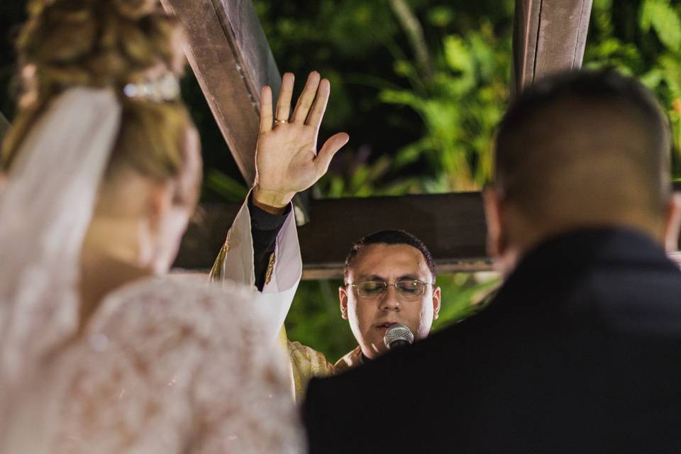 Padre Gabriel Celebrante