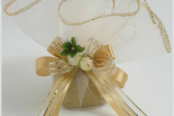 Mini pão  de mel dourado