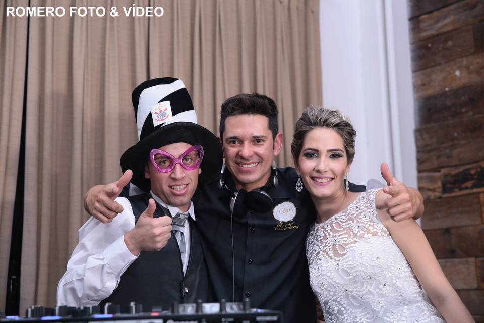 Noivos e dj