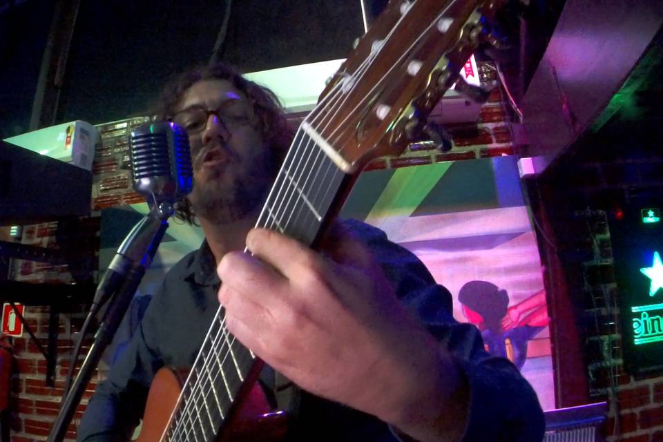 Voz e violão para eventos