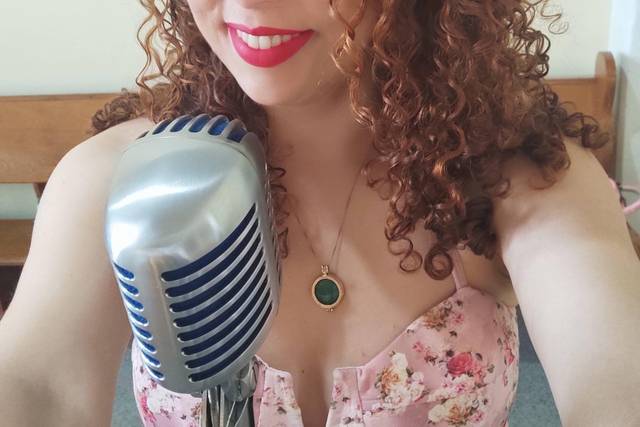 Cantora Helenzinha Sales