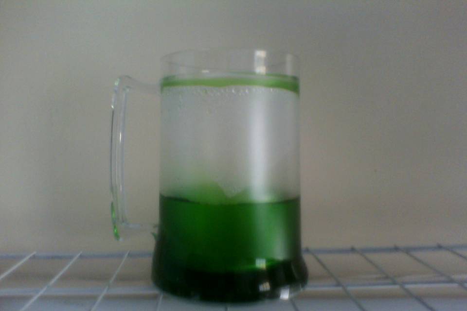 Caneca com gel verde