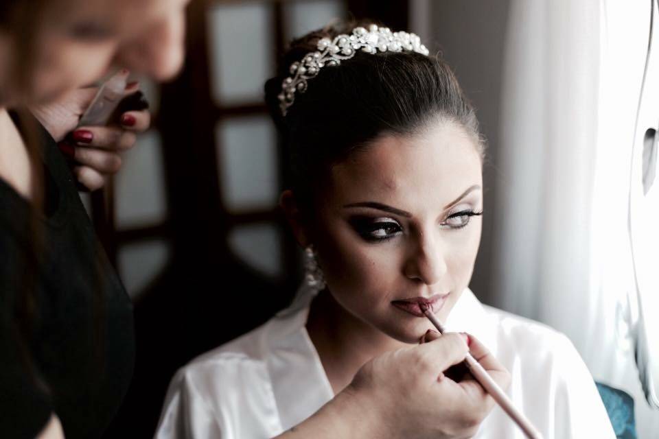 Bride making up