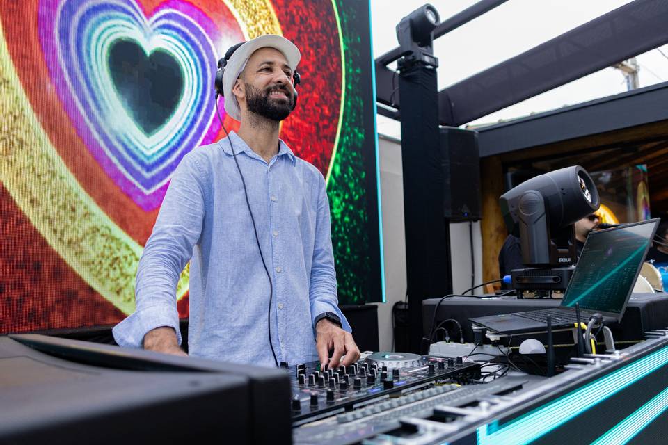 DJ Jeff Rivera Abricó