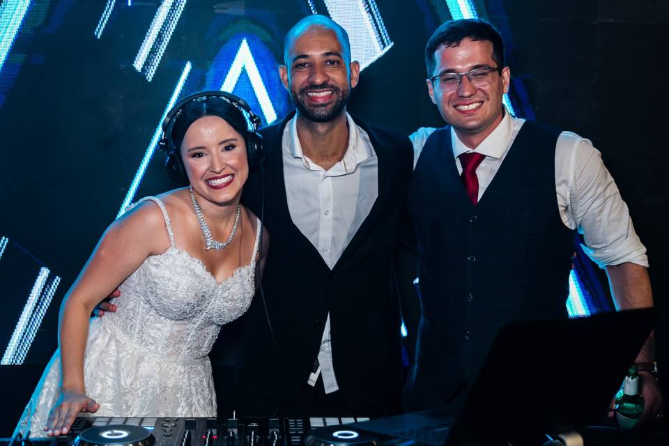 Casal e DJ Jeff Rivera