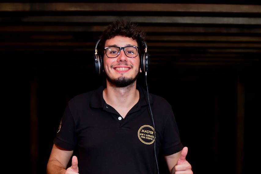 KOUTO DJ em uma apresentação