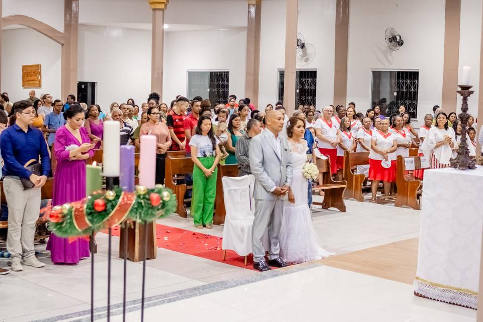 Casamento realizado na Igreja