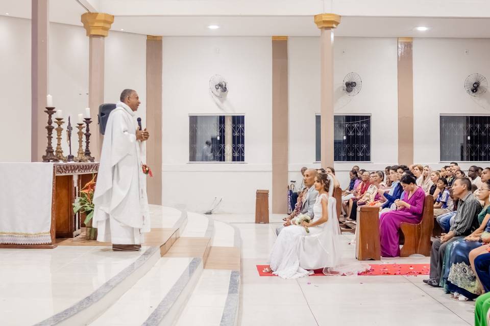 Casamento realizado na Igreja