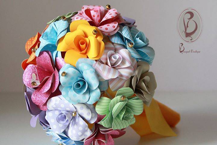 Bouquet com flores de papel