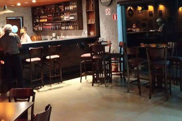 Bar ideal