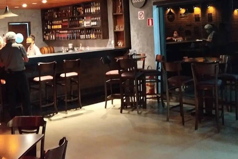 Bar ideal