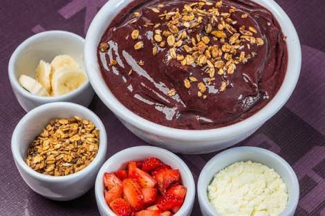 Emília festas & eventos - Hoje teve açaí e algodão doce para uma