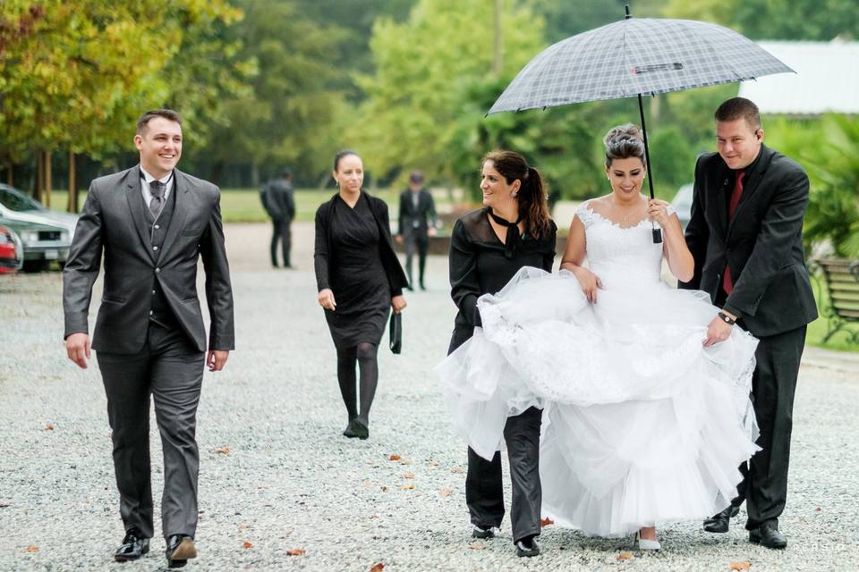 Cerimonial casamento com chuva