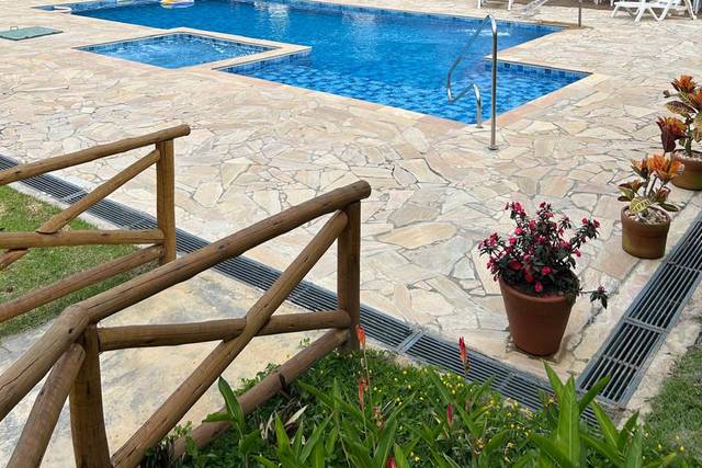 Piscina c/ prainha e hidro