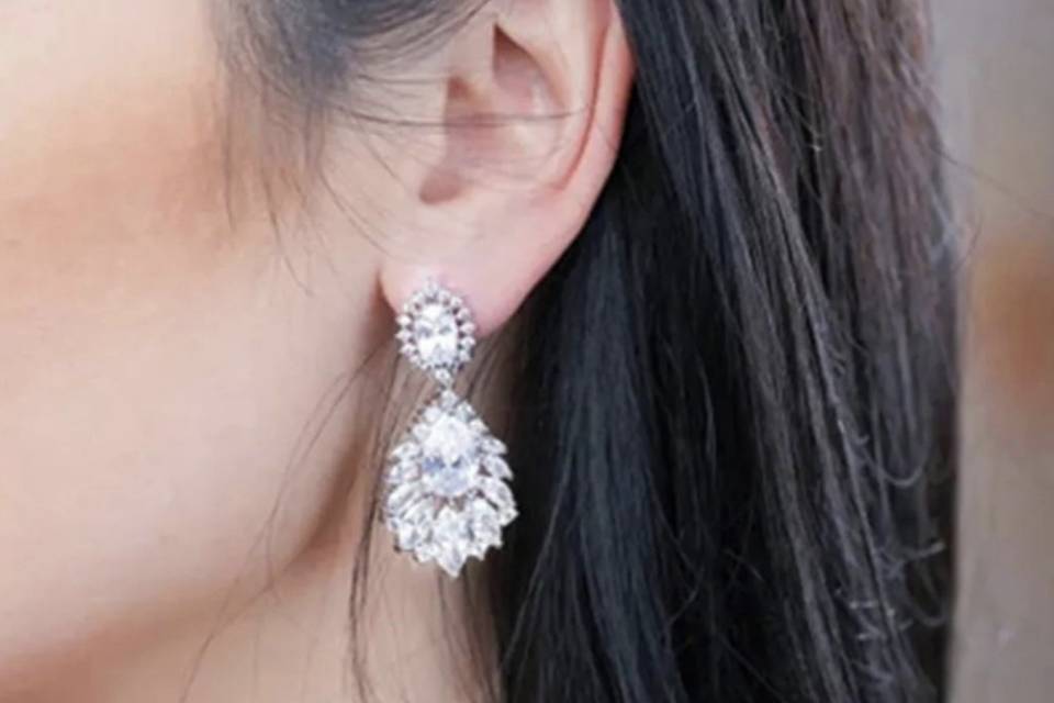 Brinco de zirconia prata