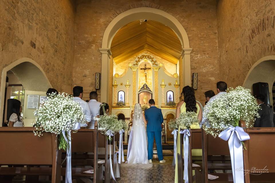 Noivos no altar