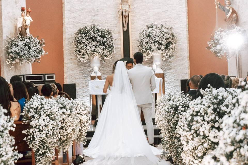 Noivos no altar